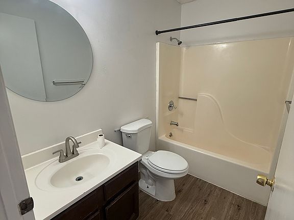 4th image of 6816 W Par Ln #4