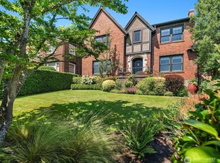 324 W Kinnear Pl, Seattle, WA