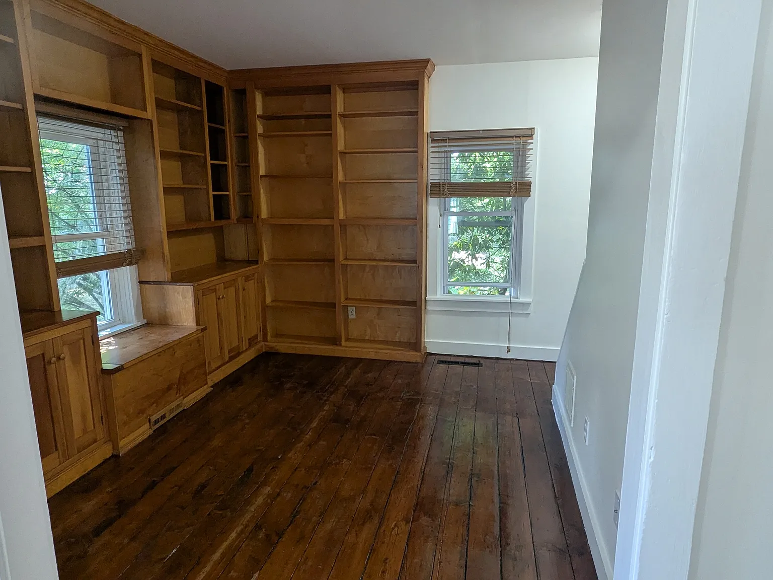 3 bed, 1150 sqft, $2,900 — Photo 3