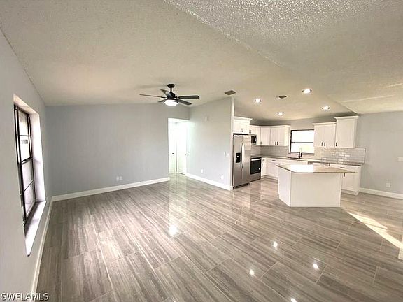 4th image of 2220 NE 2nd Ave