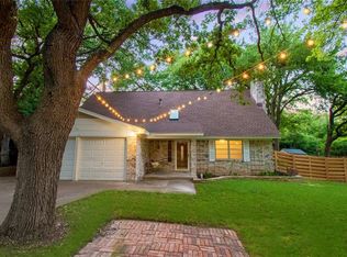 2705 Oak Cliff Ln, Arlington, TX 76012