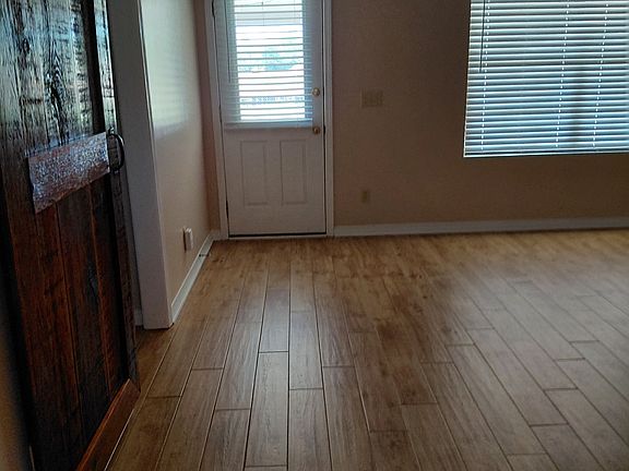 4th image of 6630 Suwanee Rd