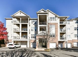 12104 Garden Grove Cir Unit 404, Fairfax, VA 22030