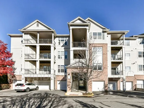 12104 Garden Grove Cir Unit 404, Fairfax, VA 22030
