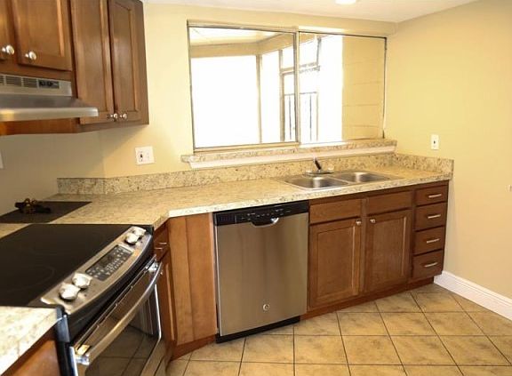 5th image of 3904 Oak Hammock Dr