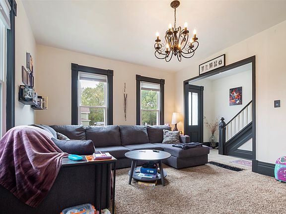 2nd image of 804 Summer St