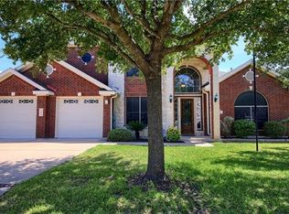 4400 Timber Crest Dr, Taylor, TX 76574