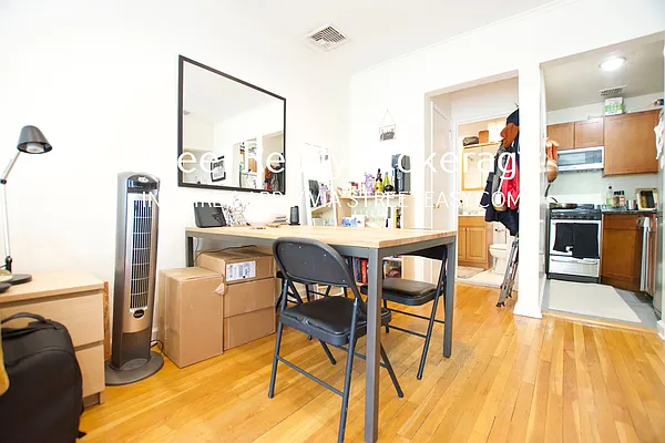 Rented by Street Realty Brokerage LLC | media 7