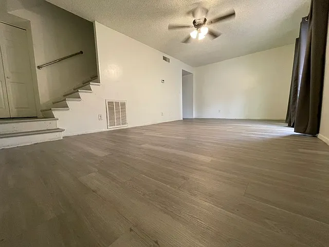 6501 N 44th Ave — Photo 1
