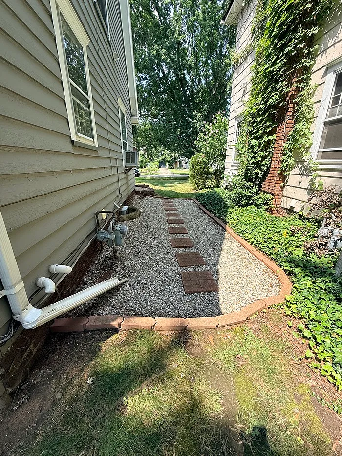 2 bed, 1.0 bath, $1,650 — Photo 3