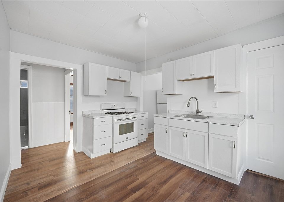 1st image of 7 Glendell Ter