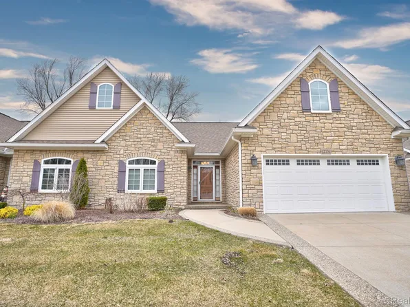 12270 Worthington Ct, Grand Blanc, MI 48439