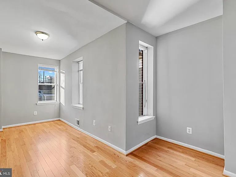 1628 S Charles St — Photo 14