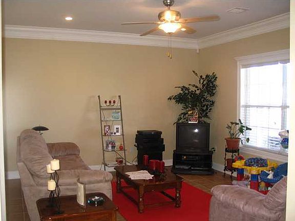 5th image of 130 E Ocho Rios Ln