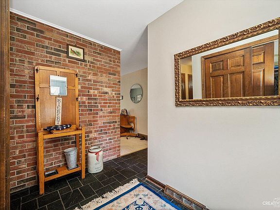 2nd image of 251 Carriage Hill Dr