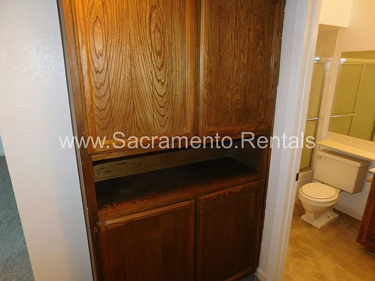 5840 Shelldrake Ct — Photo 9