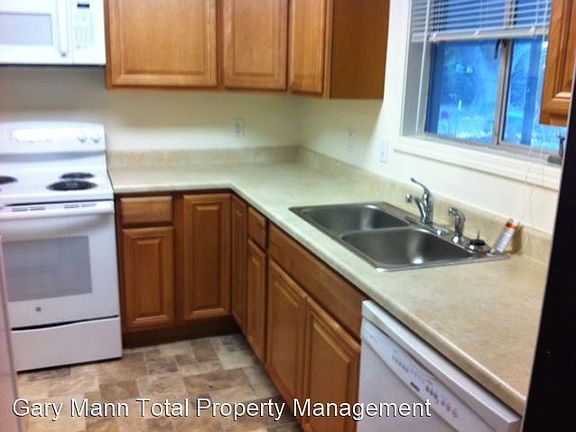 4th image of 119 W Inglewood Ave