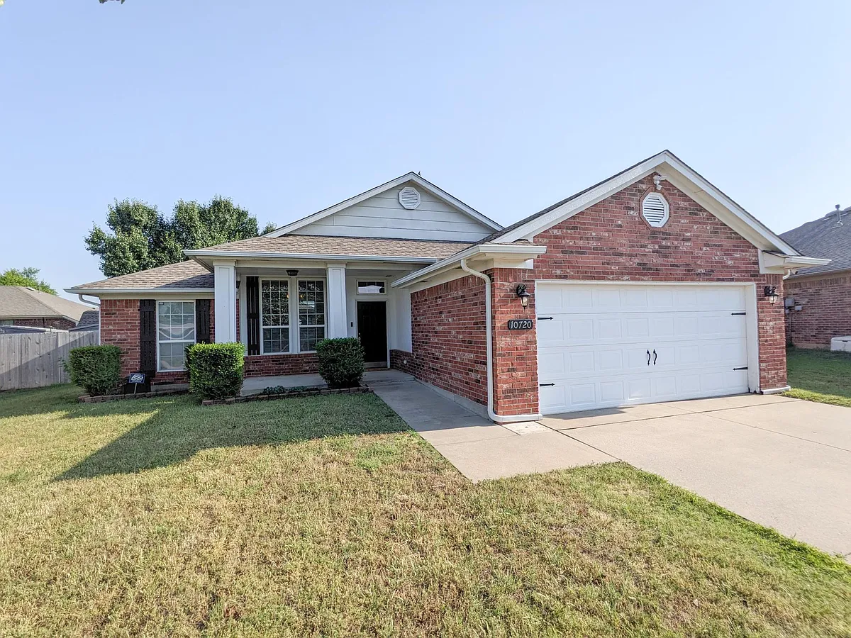 Front of House - 10720 NW 32nd St