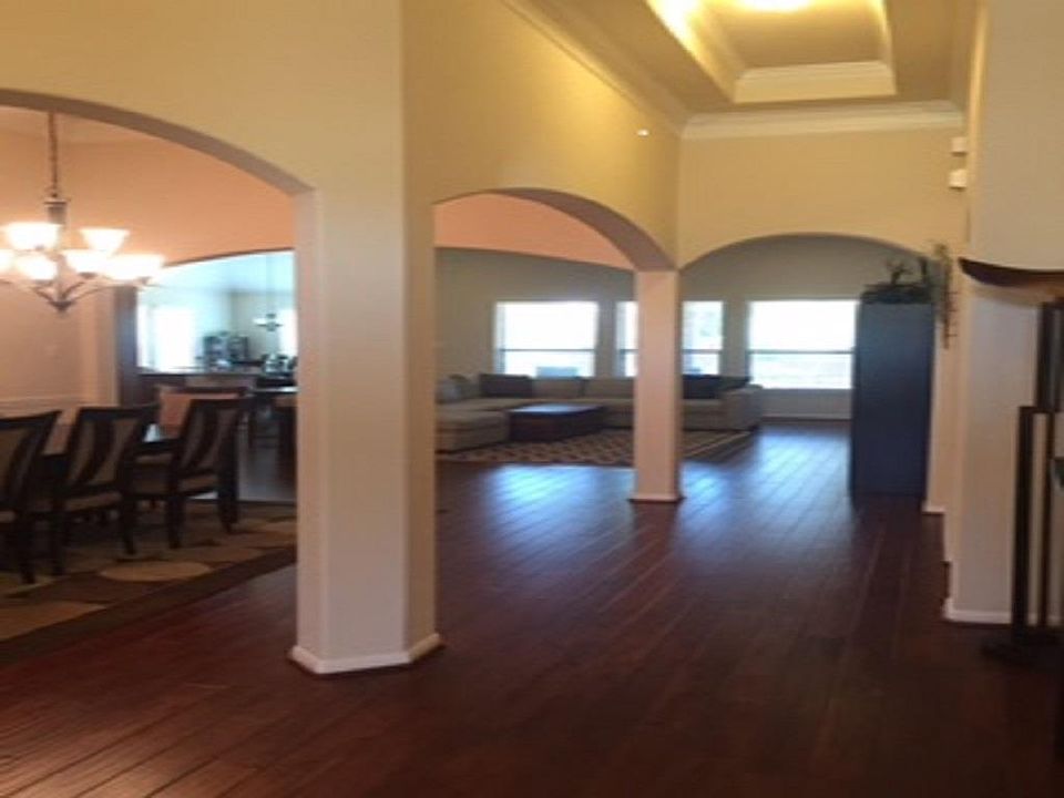 1st image of 101 Wind Rose Ct
