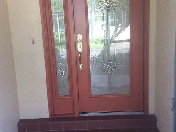 Screen in Entry Way