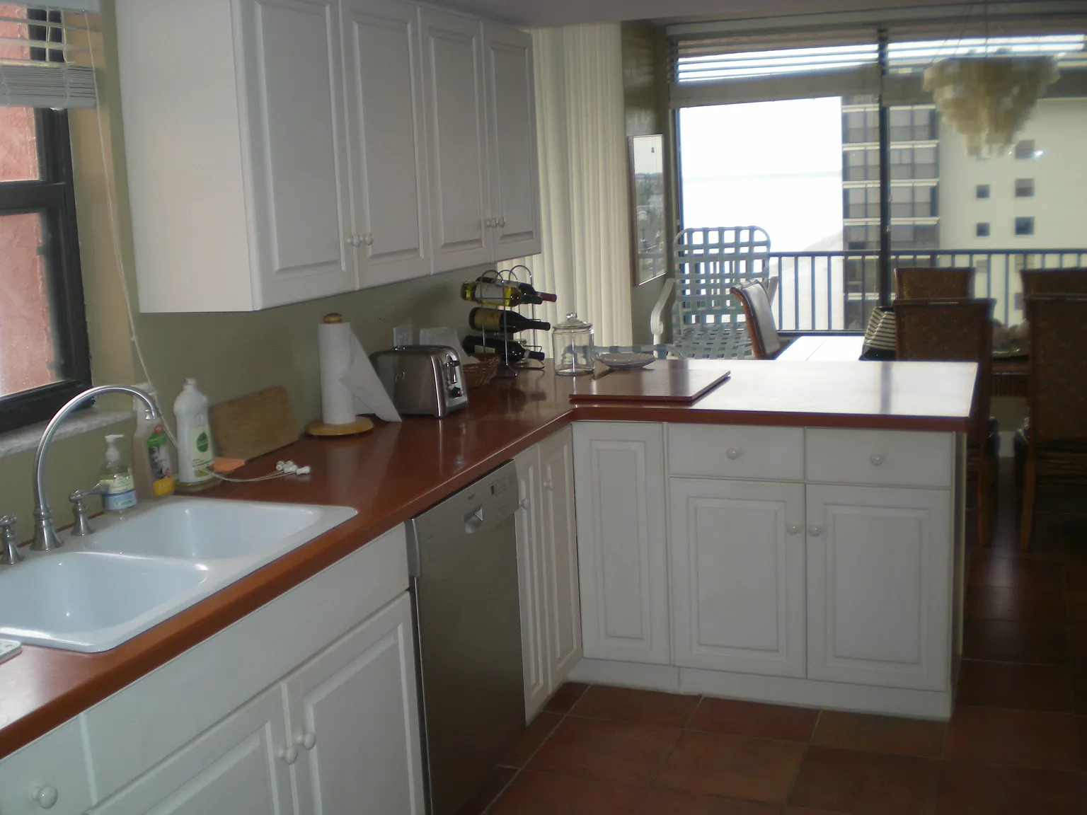 3 bed, 1625 sqft, $15,000 — Photo 2