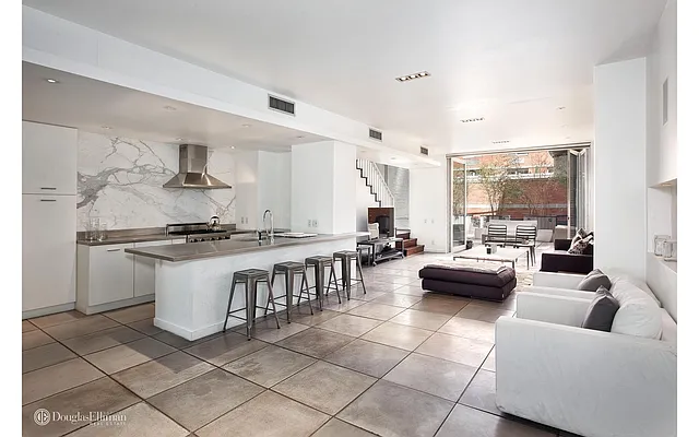 Rented by Douglas Elliman | media 14