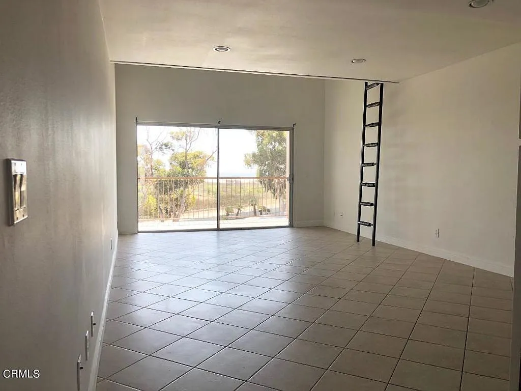 2 bed, 2.0 bath, 942 sqft, $3,000 — Photo 4