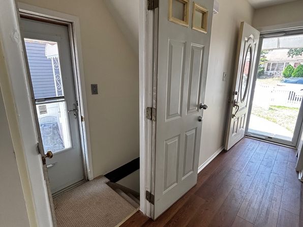 277 Kirkman Ave