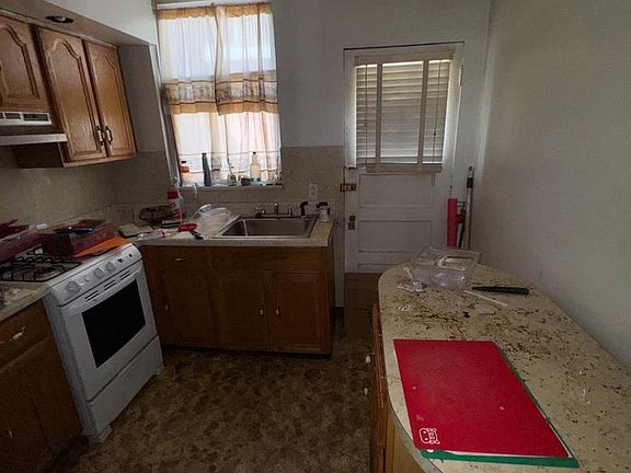 3rd image of 4136 N Darien St