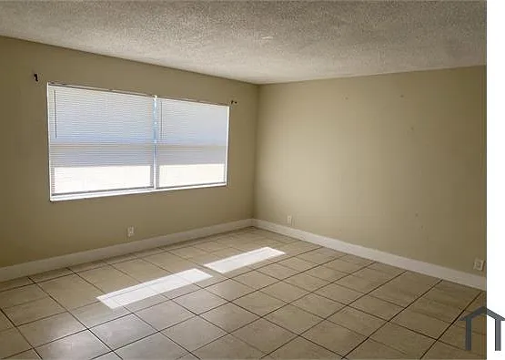 201 NW 32nd Ct #203 — Photo 8