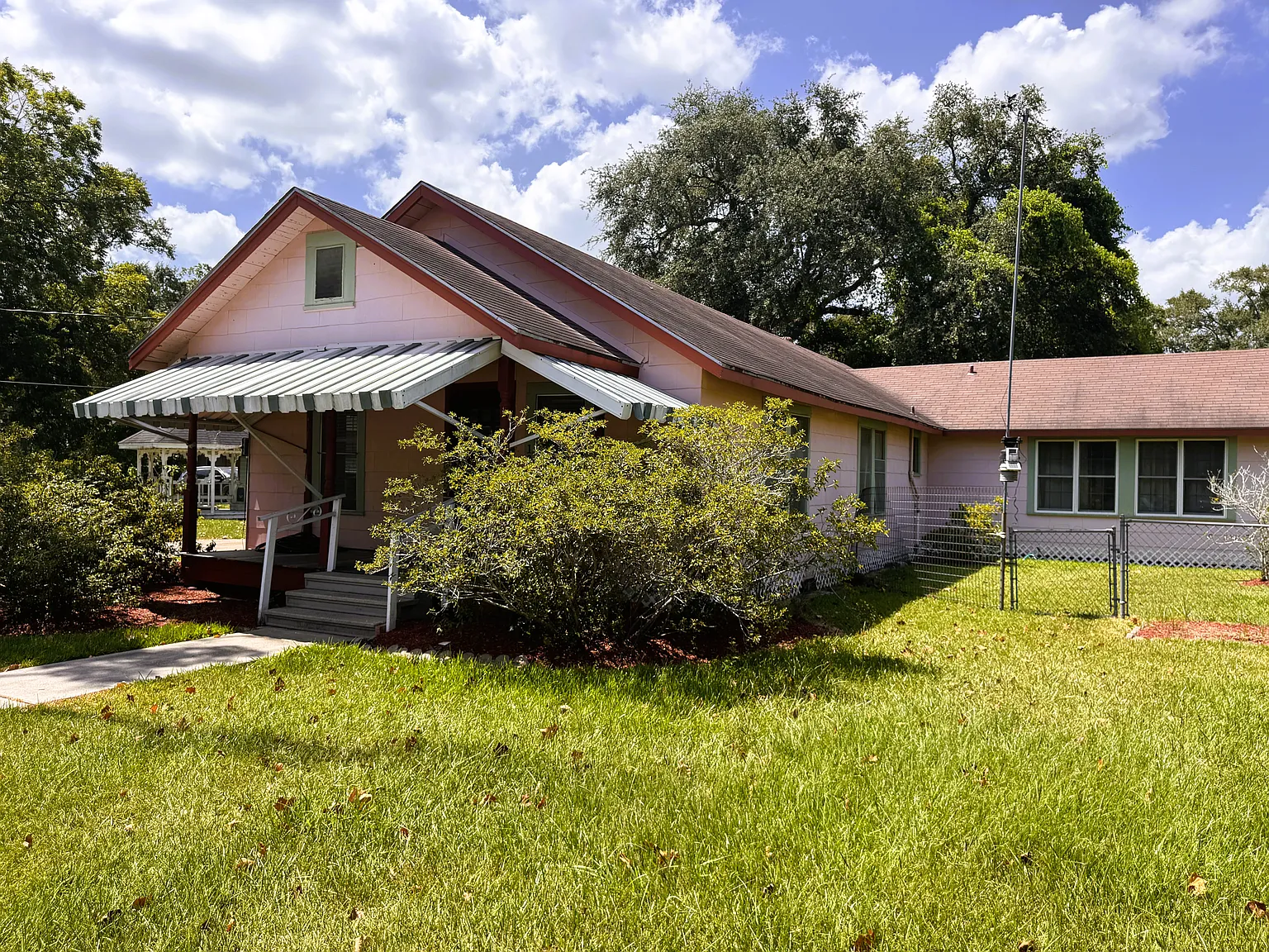 3 bed, 1784 sqft, $1,850 — Photo 2