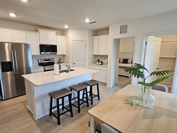 3rd image of 19904 MADERA CIRCLE
