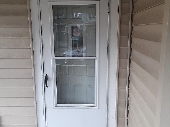 3rd image of 39 Endicott Ave