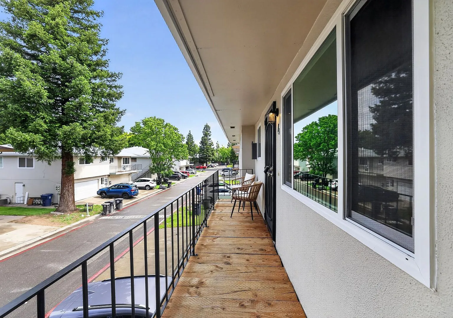 Citrus Heights Gorgeous Renovated Condo At Greenback Estates 6281 Cavan Drive #4 — Photo 2