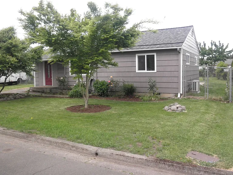 3565 48th Ave NE — Photo 2