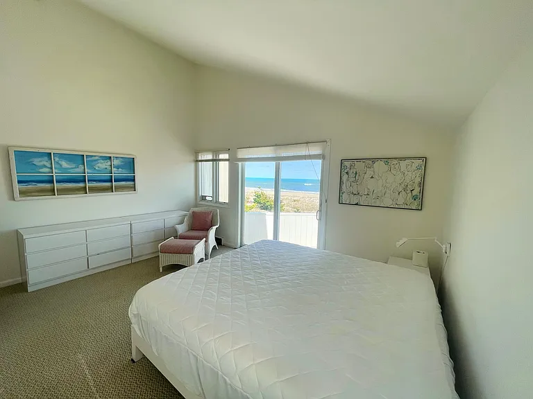 643 Dune Rd — Photo 12