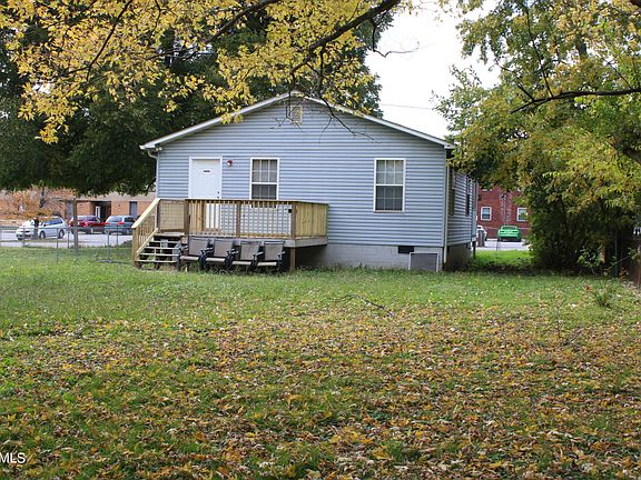 2nd image of 2716 Waverly St
