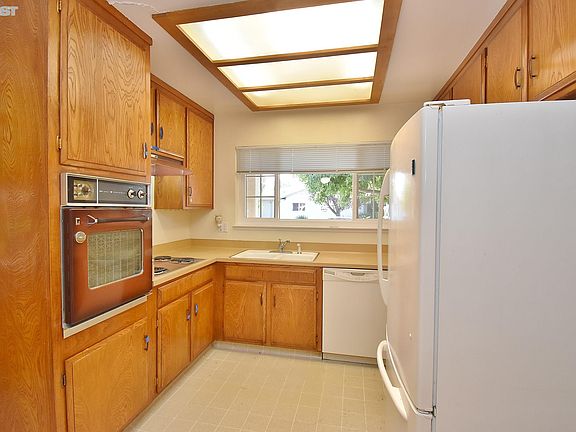 5th image of 6729 Birch Ct