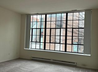 231 Race St APT E, Philadelphia, PA 19106