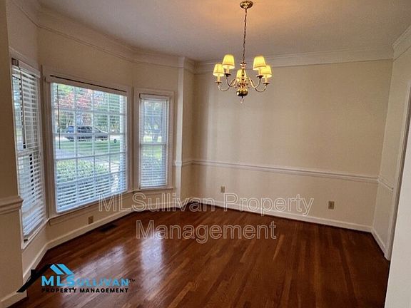 3rd image of 4405 Cumberland Dr #1