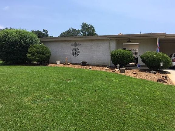 2nd image of 115 Woodbine Cir