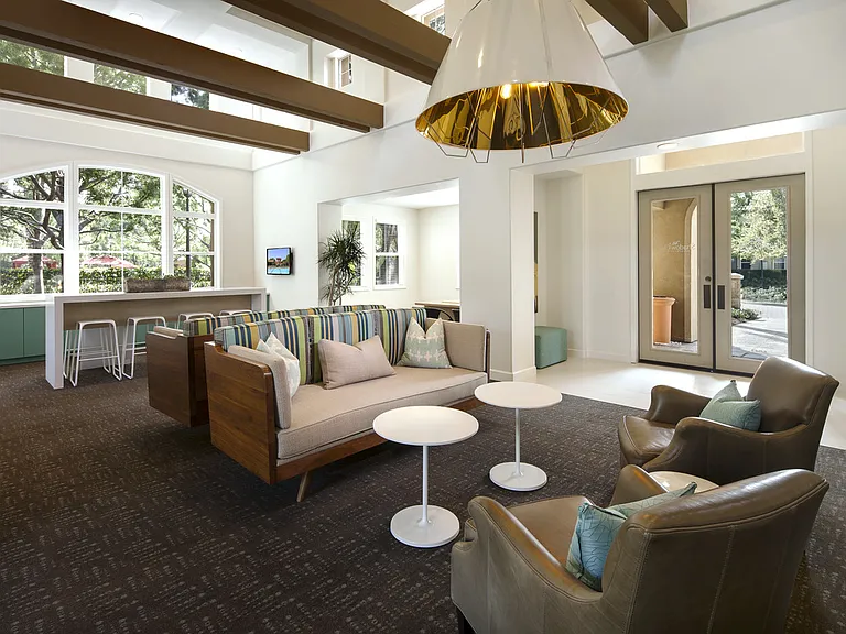 Shadow Oaks Apartment Homes — Photo 11