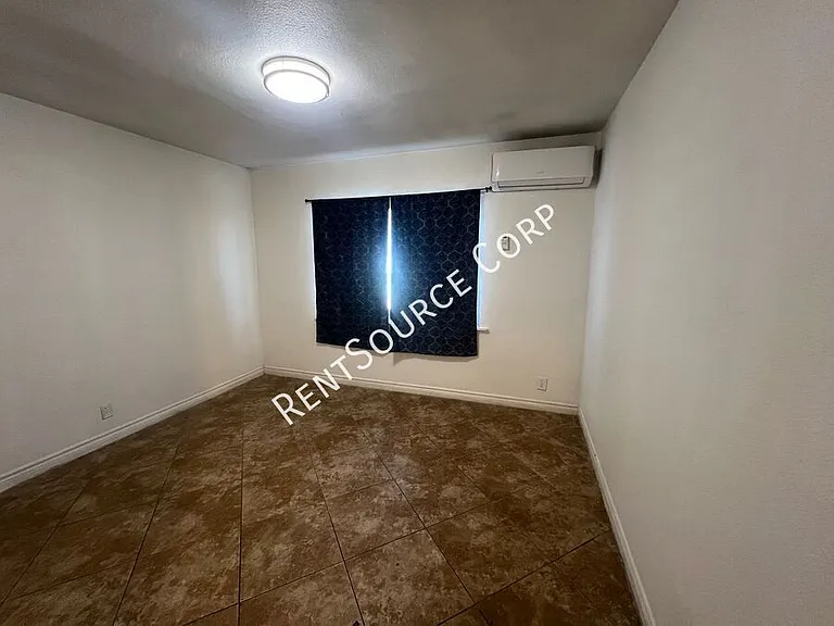 411 S 1st Ave #B — Photo 10