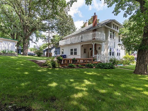 3rd image of 901 N Union Ave