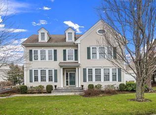 18 Legendary Cir, Port Chester, NY 10573