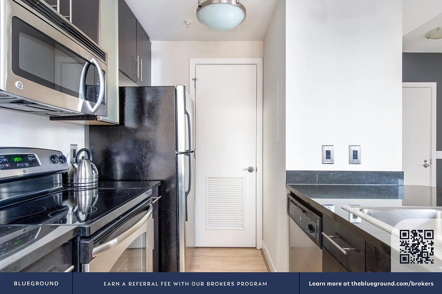 1 bed, 1.0 bath, 746 sqft, $3,560 — Photo 3