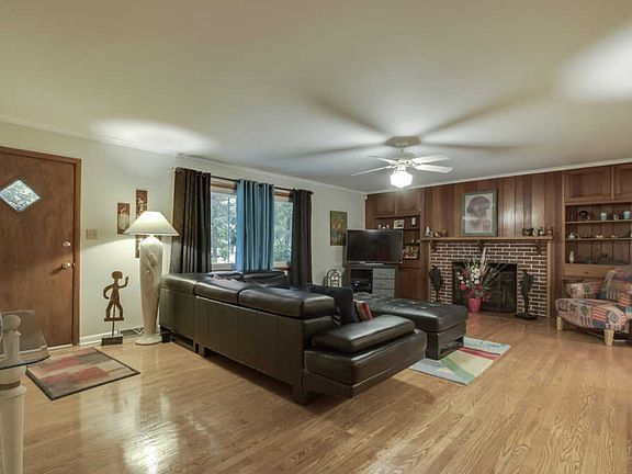 4th image of 7204 Wellswood Ln