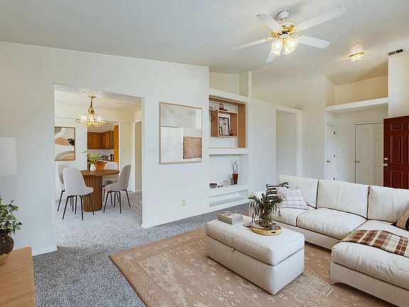 4th image of 909 Hollow Park Ct SE