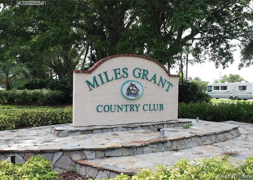 2nd image of 5323 SE Miles Grant Rd APT 106