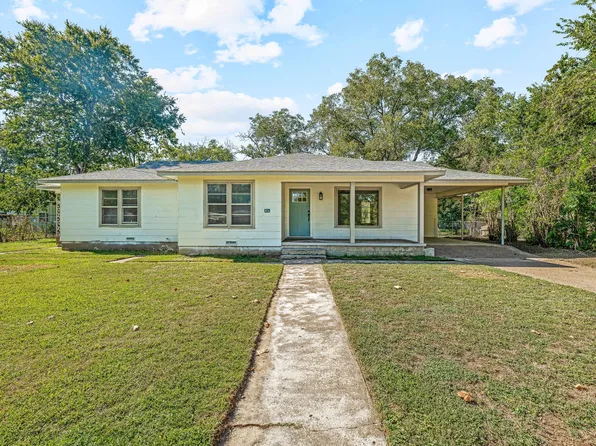 416 S Moseley St, De Leon, TX 76444